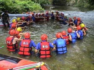  Group rafting in Aude